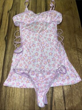 Exposed Lavender Floral Sheer Lace-Up Slip Lingerie with Daisy Accent